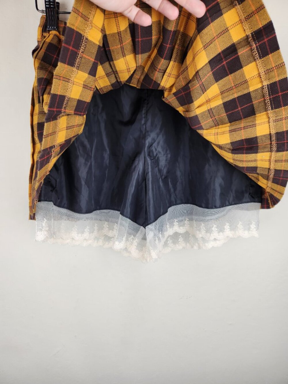 Cupop Japan Yellow Brown Plaid Lace Trim Pleated Mini Skirt Skort sz M - Picture 3 of 11